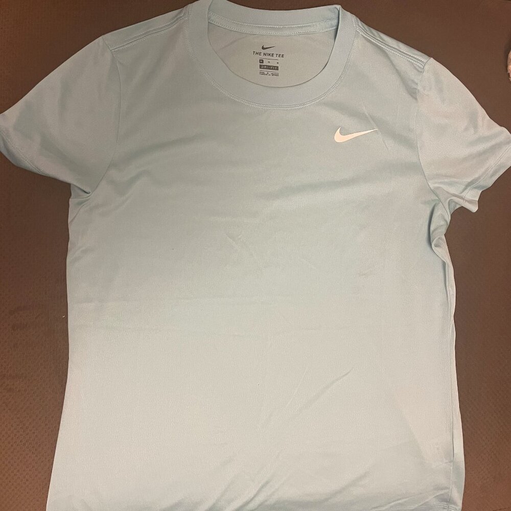 Nike Women's Dri-FIT Legend T-Shirt Size Medium